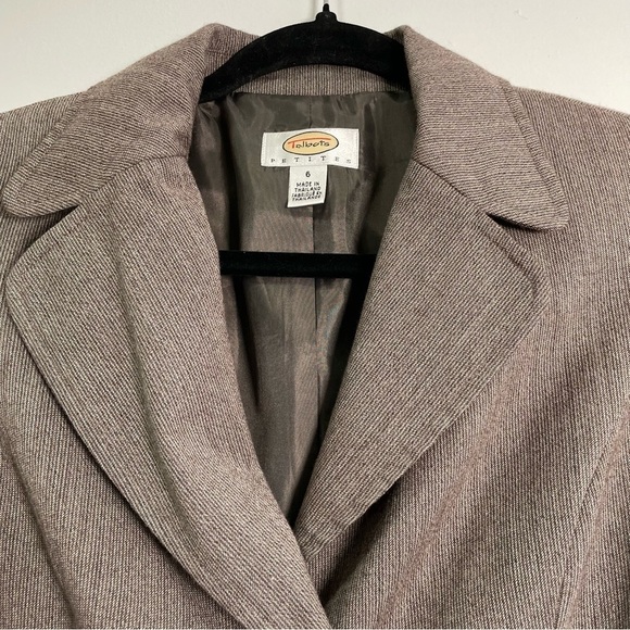 Talbots Petite Sz 6 100% Wool Blazer Classic Minimalist Button Closure Jacket - Picture 3 of 13